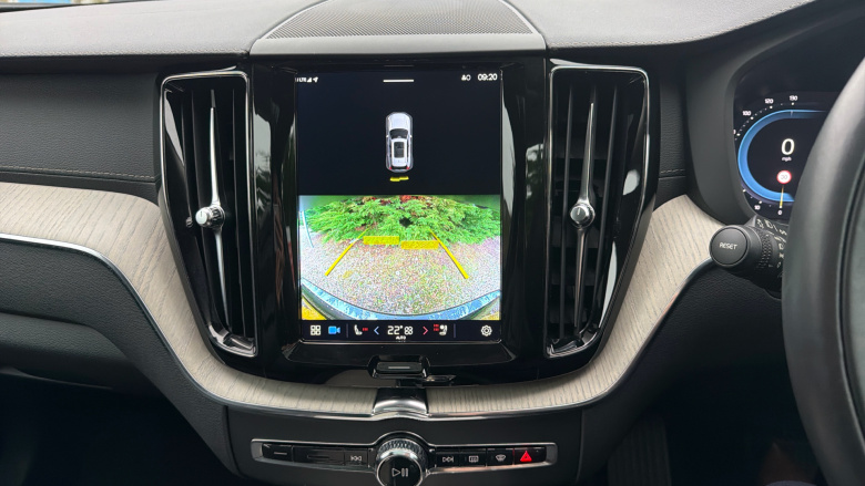 Volvo Xc60 2.0 T8 455 RC PHEV Inscription Pro 5dr AWD Auto Estate